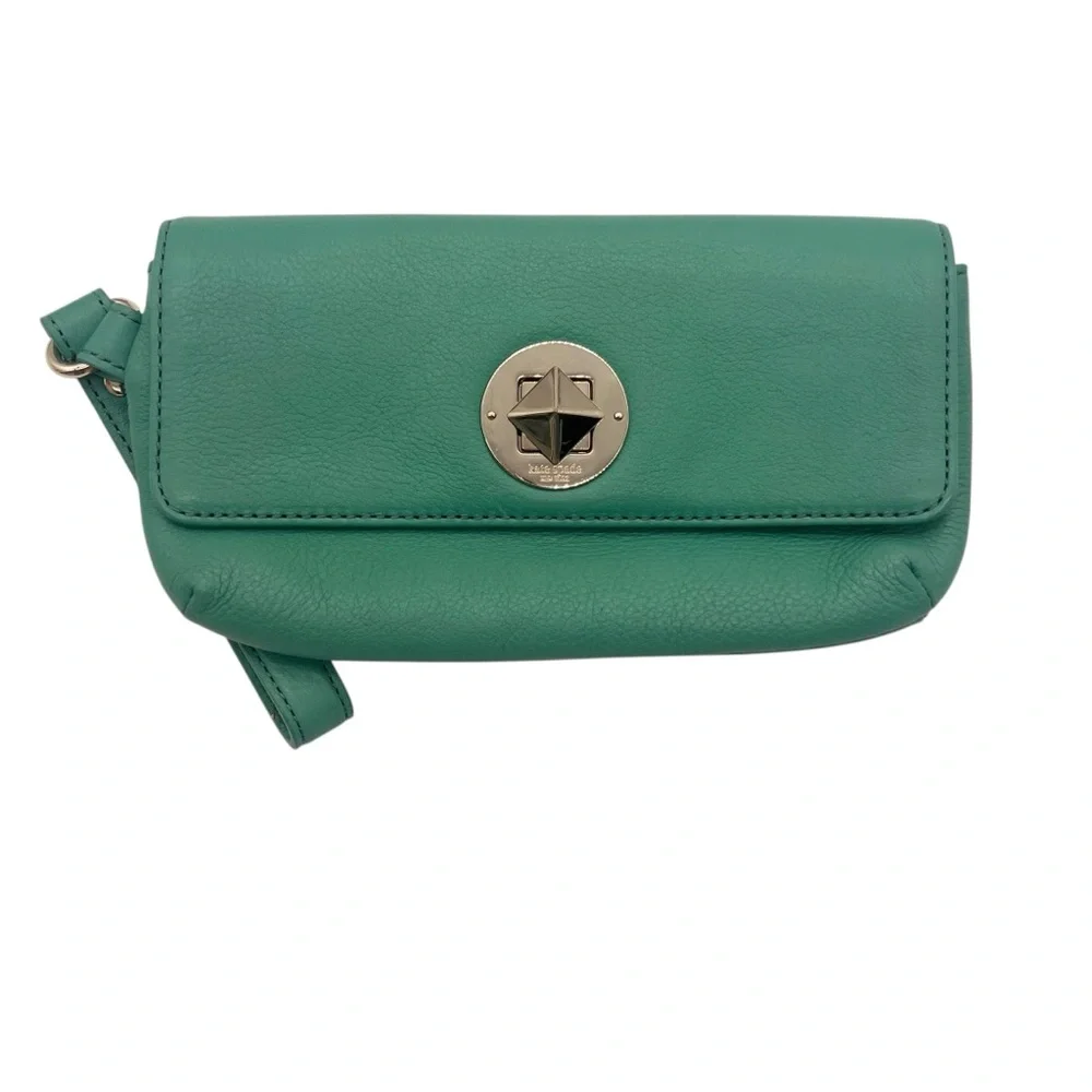 Kate Spade Green Leather Wristlet Wallet Chrystie Street